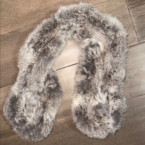 Grey Fur Collar/ Scarf - Picture 5 of 5